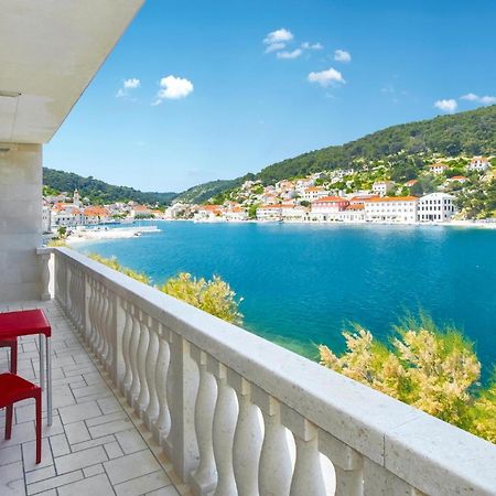Beautiful Home In Pucisca With Wifi Exterior foto