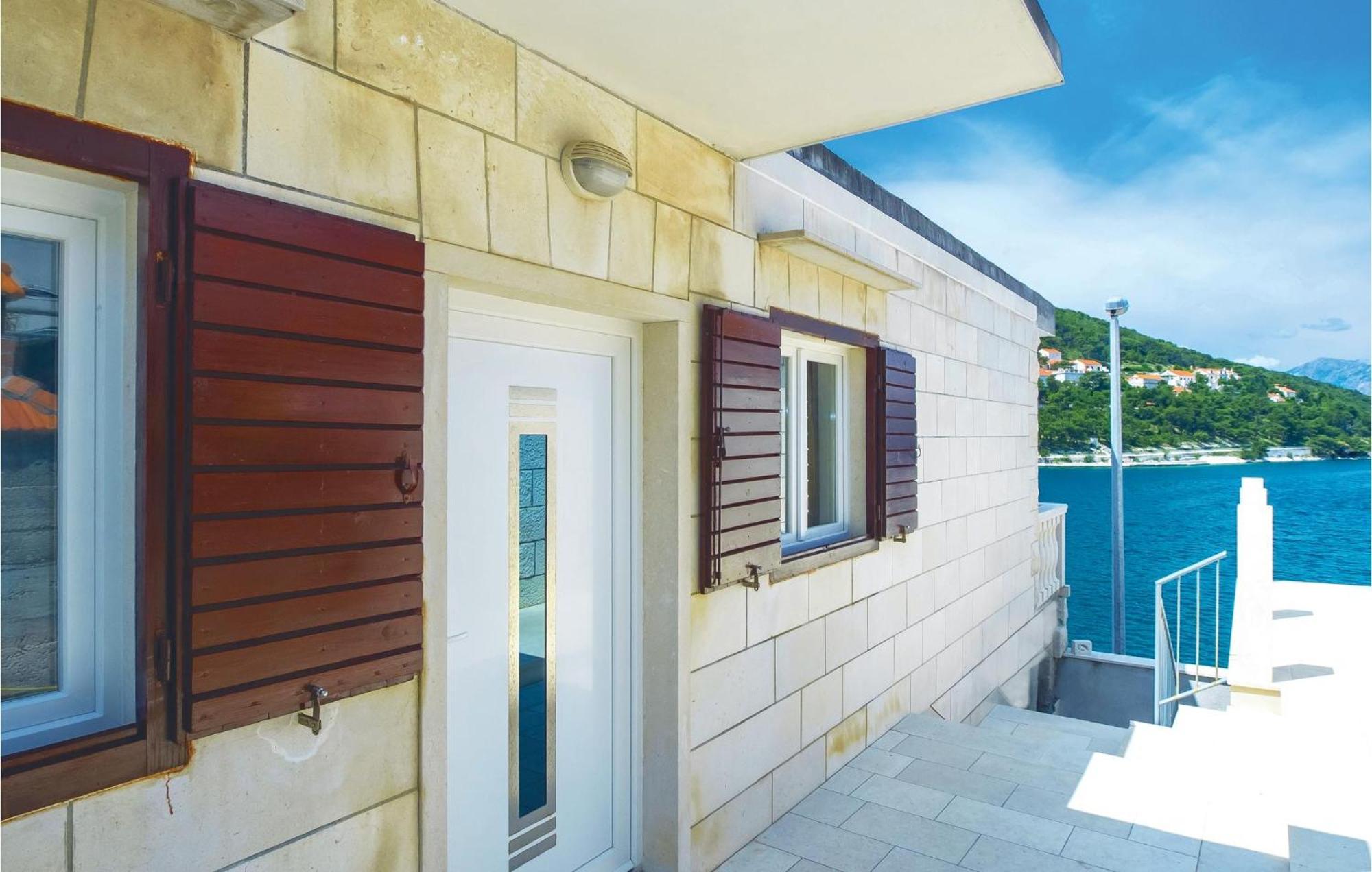 Beautiful Home In Pucisca With Wifi Exterior foto